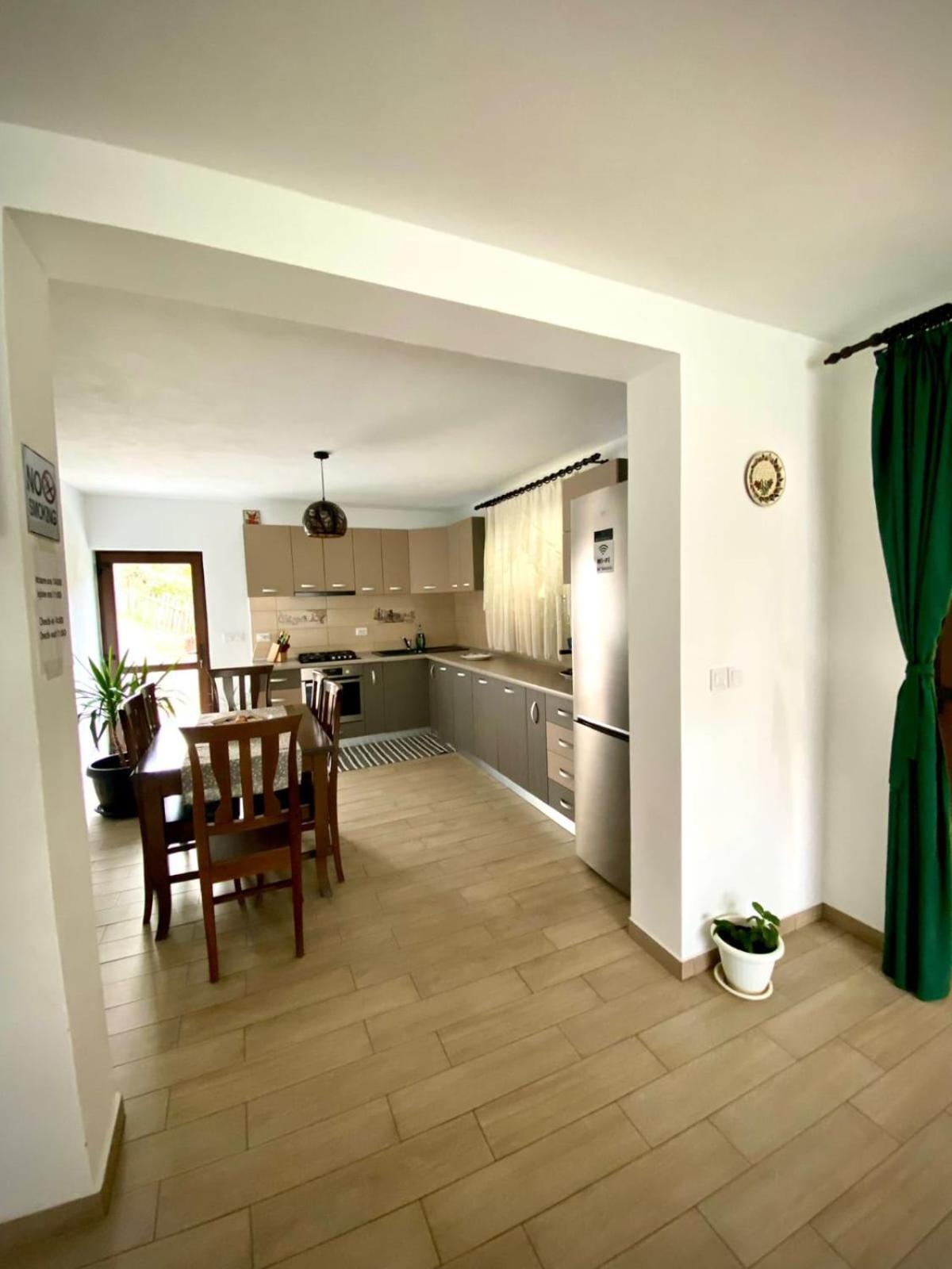 Casa Alex Ξενοδοχείο Curtea de Argeş Εξωτερικό φωτογραφία